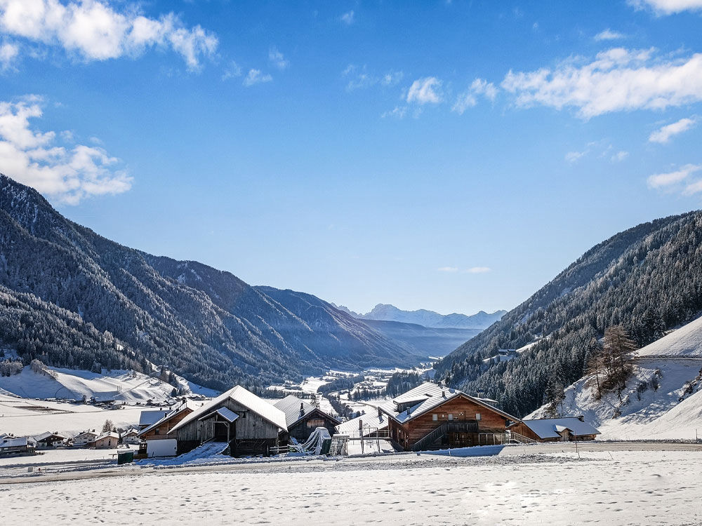 Winterurlaub im Gsieser Tal in Südtirol - Ausblick auf das Tal